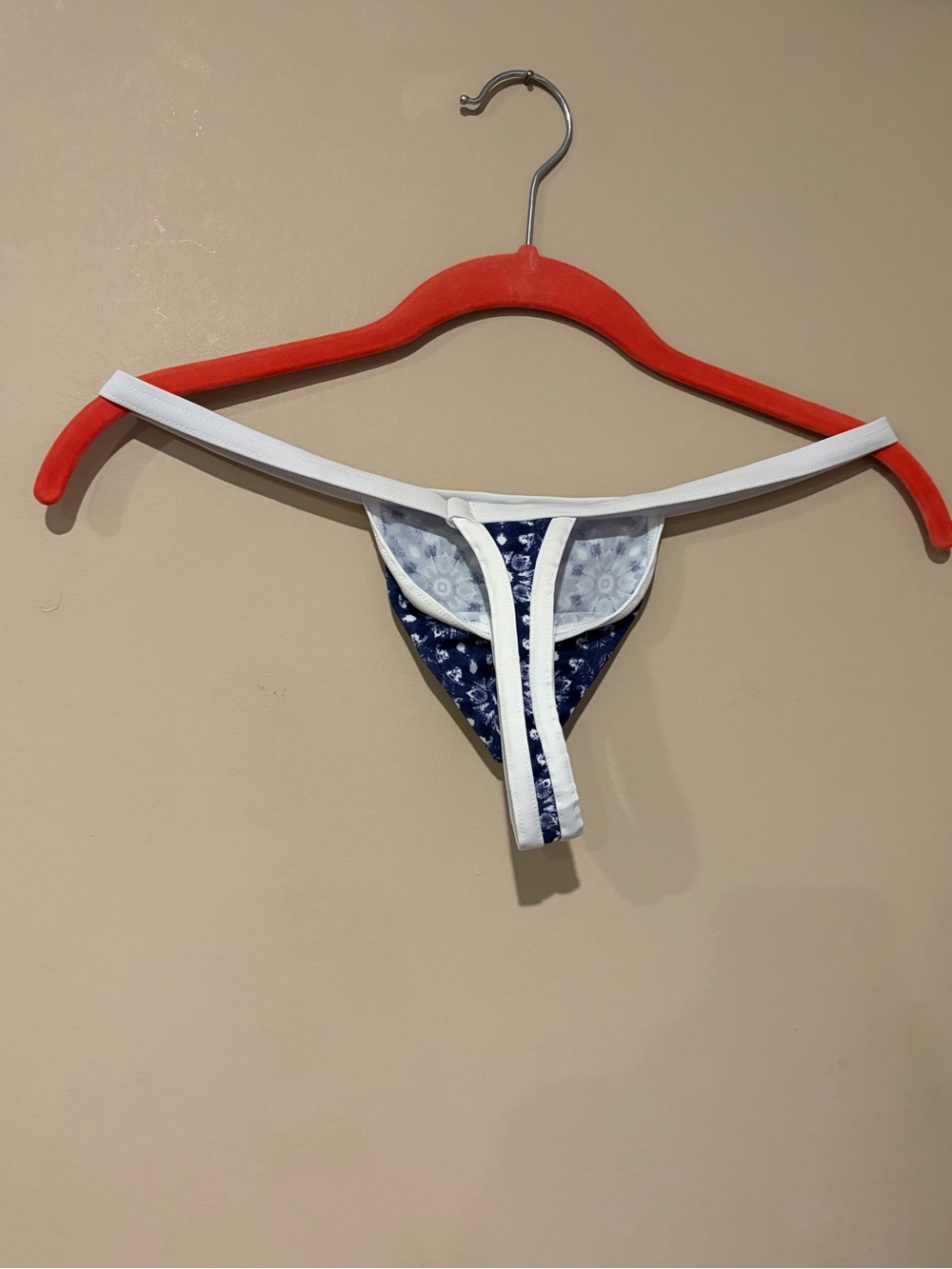 N2N Bodywear Men’s Thong Swimsuit - Picture 4 of 5